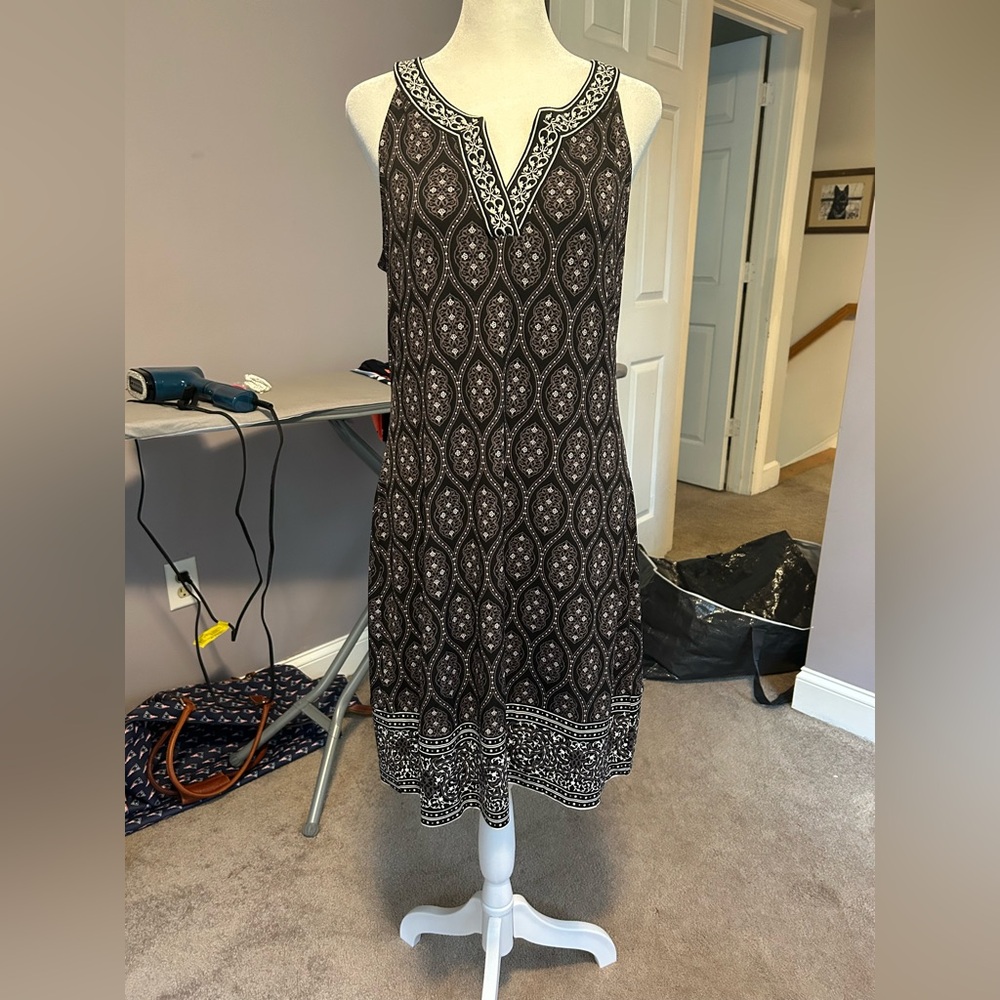 Magnolia Black and Tan Sleeveless V-Neck Sundress